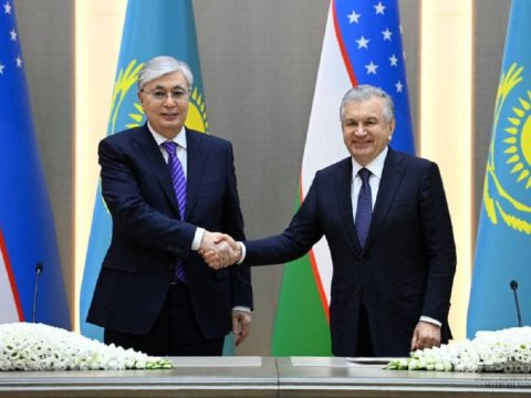 Qazaxıstan və Özbəkistan liderləri danışıqlar apardı - YENİLƏNİB