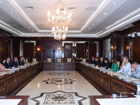 Parlamentdə Fransanın qərəzli qətnamələri müzakirə edildi