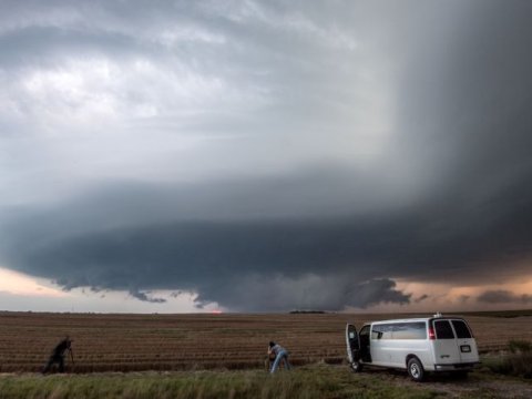 Əlverişsiz hava 10 nəfərin ölümünə səbəb oldu 