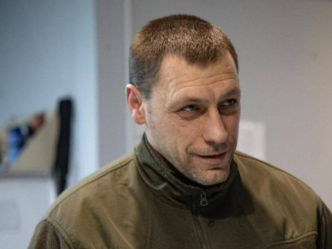 Briqada generalı Baxmutda hərbçilərlə görüşdü