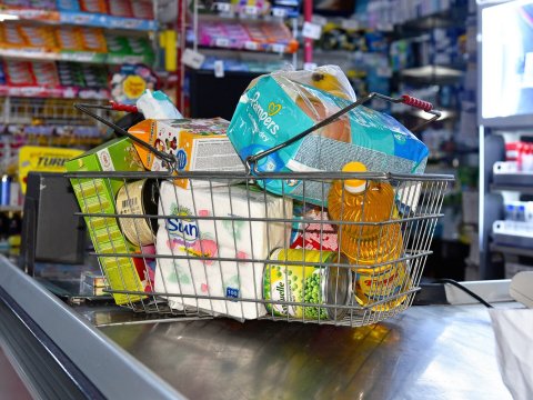 Dünyada dollar qıtlığı - Azərbaycanda yeni bahalaşma gözlənilir