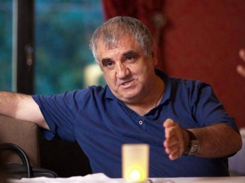 Məşhur erməni politoloq Ermənistana buraxılmadı