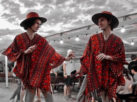 Zaqataladan “Avroviziya”ya - Əkiz qardaşların FOTOLARI