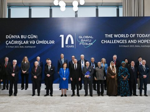 Bakı Forumunun panel iclasları başlayıb
