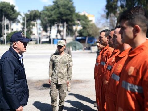 Hulusi Akar zəlzələ bölgəsinə getdi - FOTO
