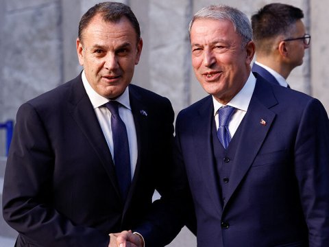 Akar yunanıstanlı həmkarı ilə danışıqlar apardı 