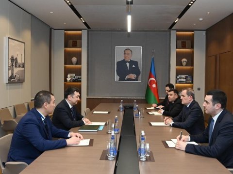 Ceyhun Bayramov qazaxıstanlı nazirlə görüşdü 