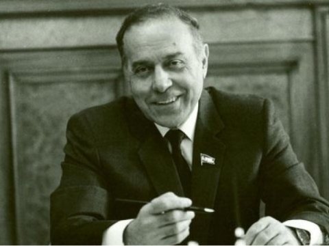 Mən Heydər Əliyev məktəbində necə dərs aldım