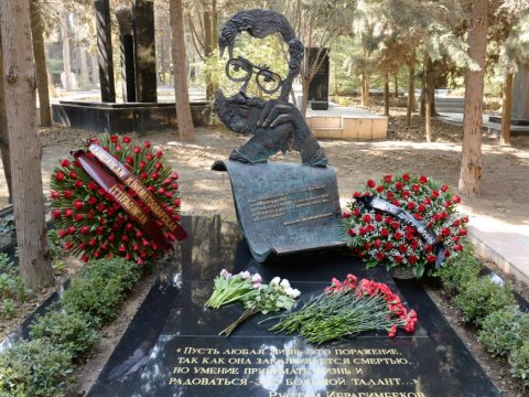 İbrahimbəyovun qəbirüstü abidəsinin açılışı oldu - FOTOLAR