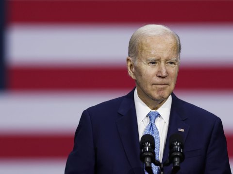 İrana qarşı sanksiyalar 1 il uzadıldı 