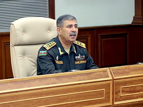 Müdafiə Naziri yeni silahlarla bağlı tapşırıqlar verdi