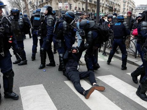 Fransada 1 milyon insan ETİRAZA QALXDI