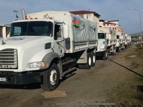 Türkiyəyə yardım aparan yük maşınları geri qayıtdı - VİDEO