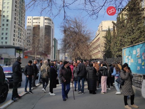 Şagirdlər bugünkü imtahandan narazı qaldılar - REPORTAJ