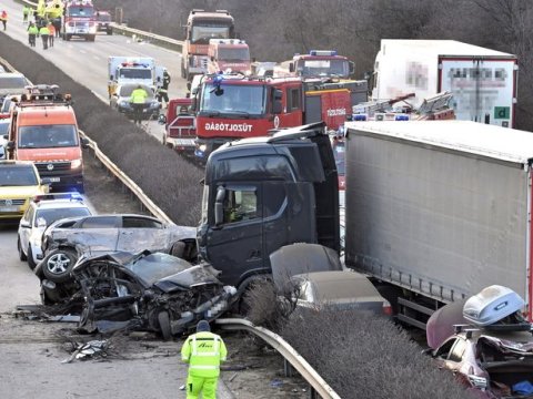 40 maşın toqquşdu, 36 nəfər YARALANDI