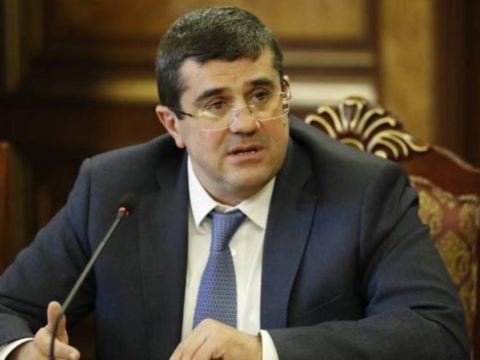 Arayik “Təhlükəsizlik Şurası”nı fövqəladə toplantıya çağırdı