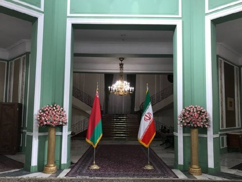 Lukaşenko və Rəisi Pəhləvinin yay iqamətgahında görüşəcəklər