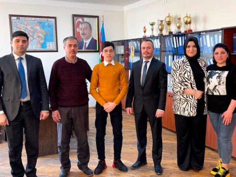 Müəllim olmaq istəyən 4 məktəblinin təhsil haqqı ödənəcək