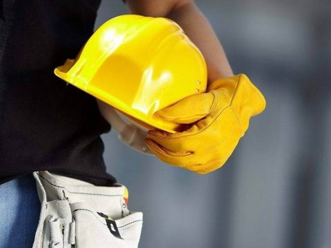 Yük maşını ilə soyuducu arasında qaldı - Faciəli ölüm