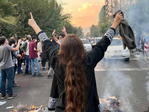 İranda 22 minə yaxın etirazçı əfv edildi