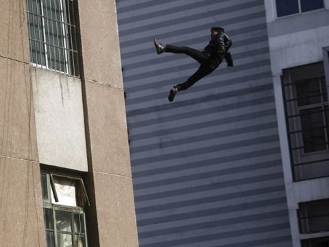 Bakıda bədbəxt HADİSƏ: Hündürlükdən yıxıldı