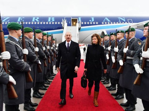 İlham Əliyev Berlində kimlərlə görüşəcək - Səfər gündəliyi