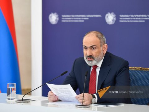 Paşinyan korrupsiyadan danışdı, məmurları hədələdi