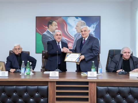 Kamal Abdulla və Rafiq Əliyevin kitabı təqdim edildi