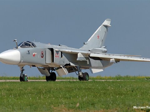 Ukrayna Baxmutda Rusiyanın Su-24-nü vurdu - VİDEO