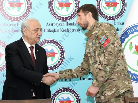 AHİK-də “Qəhrəman təhsil işçiləri” kitabının təqdimatı olub