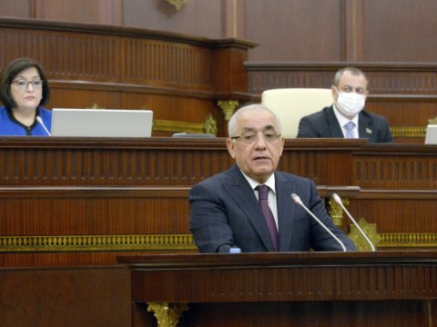 Baş nazir parlamentdə hesabat verir 