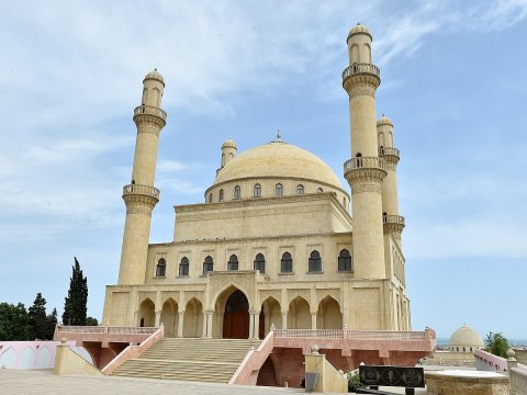 Deputat məscidlərlə bağlı TƏKLİF irəli sürdü