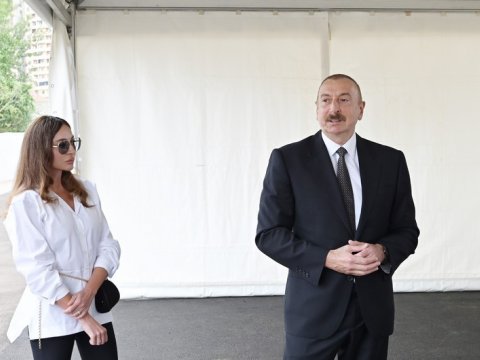 Prezident Talış kəndinin sakinləri ilə görüşdü