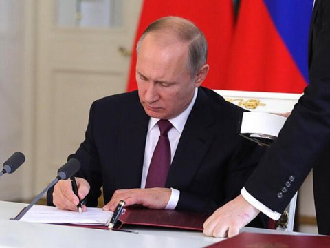 Putin Azərbaycanla bağlı sənədi TƏSDİQLƏDİ