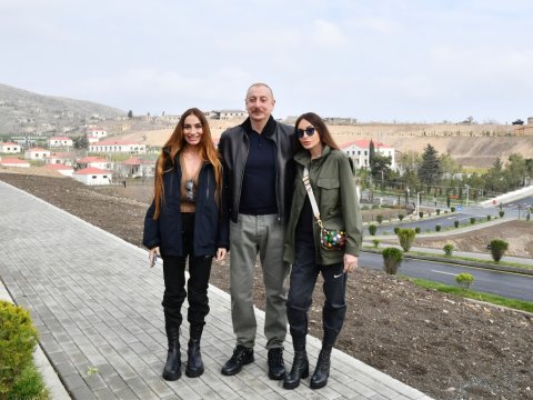 Prezident və ailəsinin Talış kəndinə səfərindən FOTOLAR