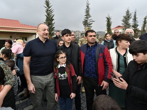 İlham Əliyevin Talış sakinləri ilə səmimi söhbəti: “Burada adam xəstələnmir”