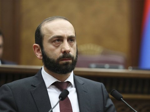 Mirzoyanın hər dəfə ağzının üstündən vurmaq lazımdır - Politoloq