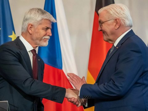 Prezidentlər: NATO-nun şərq cinahı gücləndirilməlidir