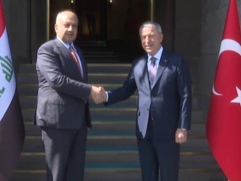 Akar iraqlı həmkarı ilə danışıqlar apardı