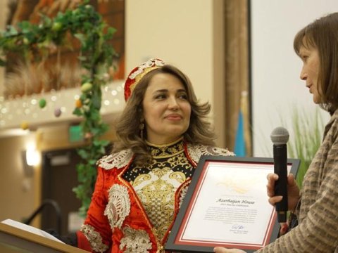 Senator Azərbaycan Evinə sertifikat verdi - FOTOLAR