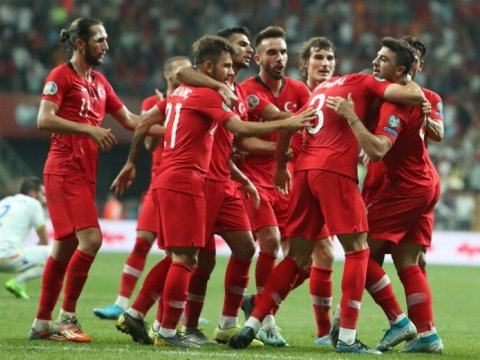 Türkiyə millisi Ermənistana gedib