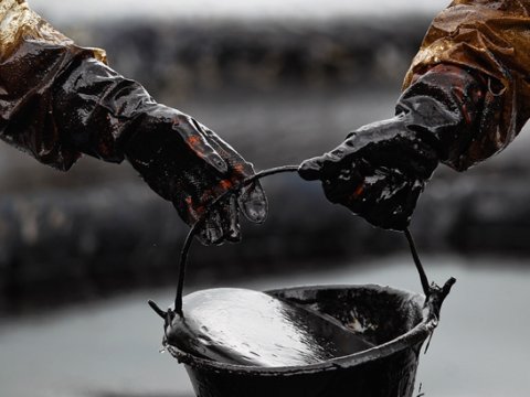 Azərbaycan nefti ucuzlaşdı