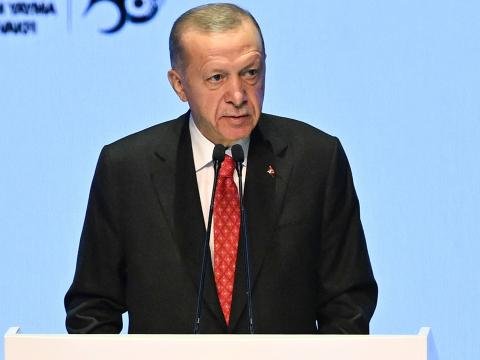 Ərdoğanın diplomu ictimaiyyətə təqdim olundu - FOTO