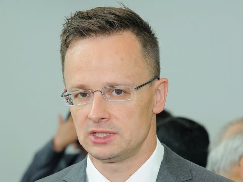 Ukraynada dərhal atəşkəs olmalıdır - Macarıstan XİN başçısı