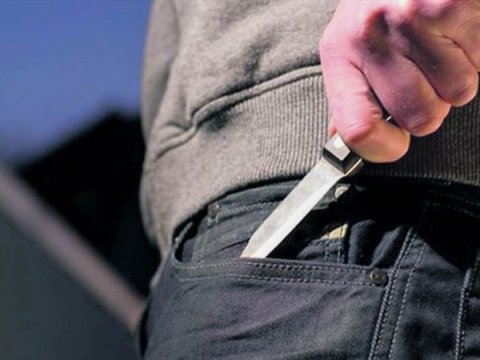 Gəncədə 22 yaşlı gənc bıçaqlandı