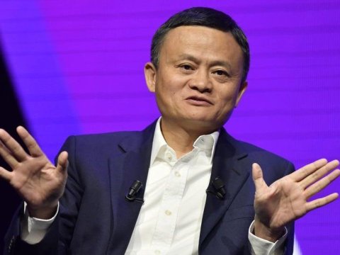 Məşhur milyarder yenidən Çinə qayıtdı