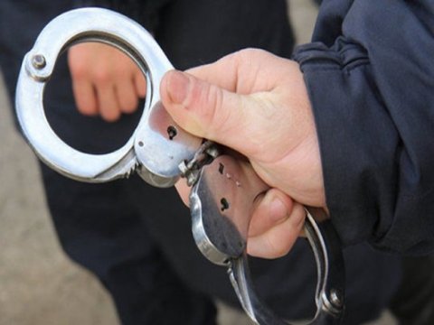 Avtosalonun qarşısından maşın qaçıran şəxs tutuldu