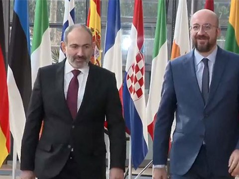 Şarl Mişel Paşinyanla DANIŞDI