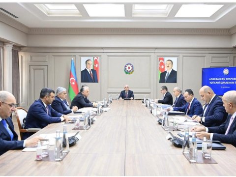 Əli Əsədov iclas KEÇİRDİ 