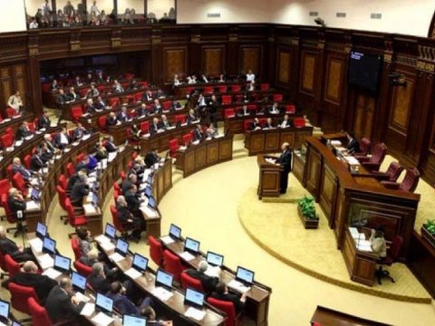 Vardanyanı döyən deputat həbs edildi